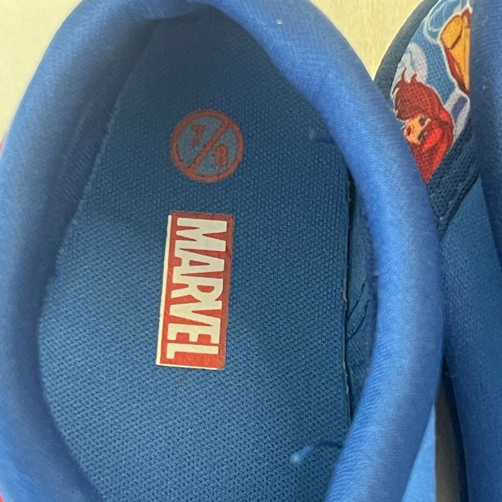 Marvel Avengers Kids Blue Water Shoes Iron Man Captain America Size 7/8‎ Slip On